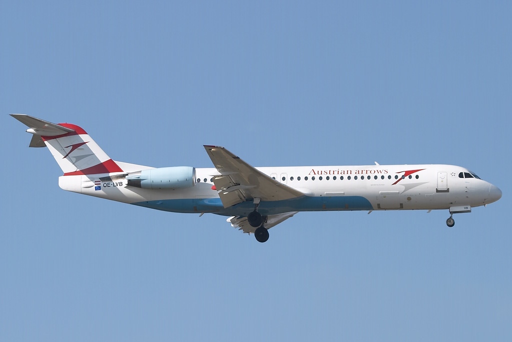 Austrian Airlines flies in