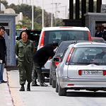 Tunisia border crossing reopens