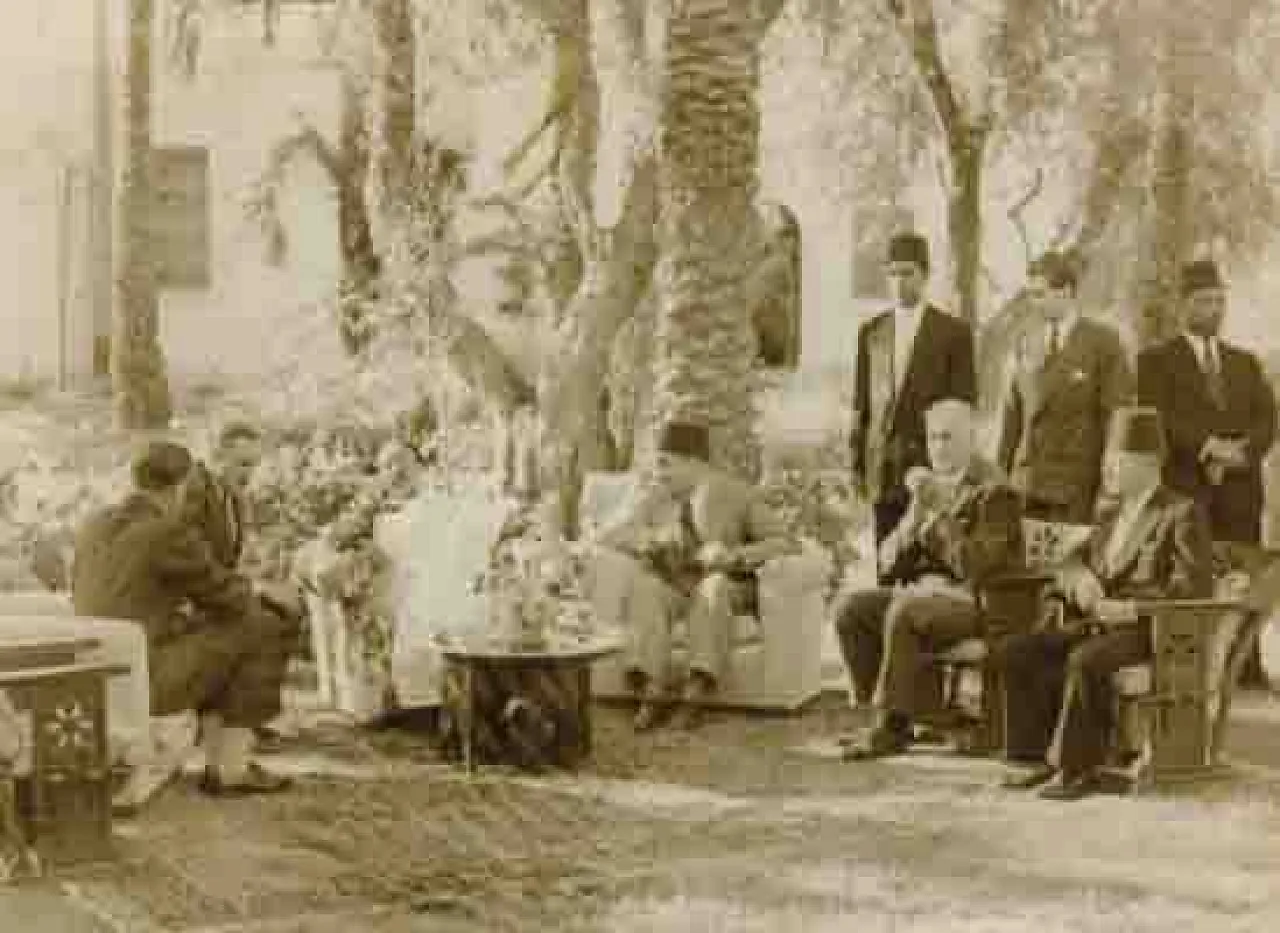Muntasser (right) and King Idris in happier days. (Photo: Belgassem Muntasser)