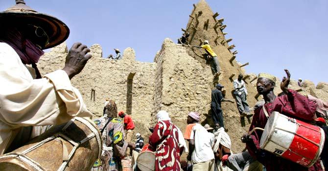 Libya joins ECOWAS summit for agreement on military intervention in Mali