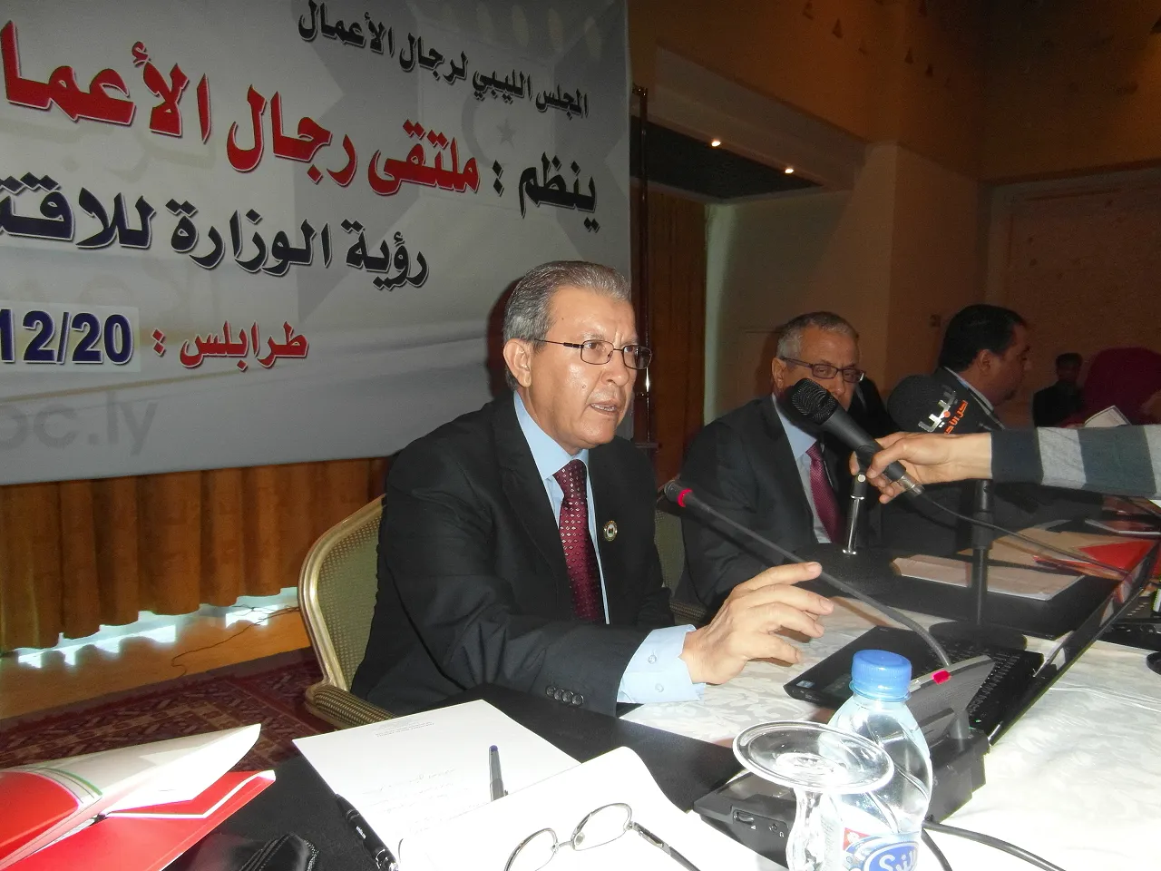 SAM_0961 Economy Minister Mustafa Abufunas addresses Libyan business men and women (Photo: Sami Zaptia).