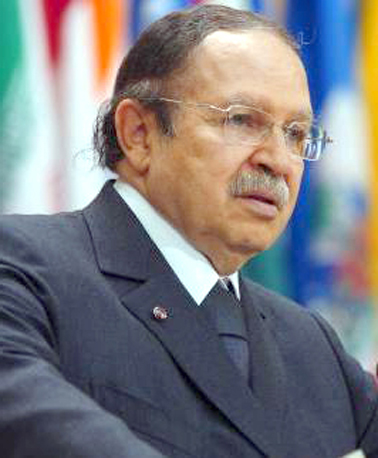 Algeria “commited to strengthening relations with Libya”