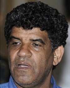 Prison guard "smuggled" phone to Senussi