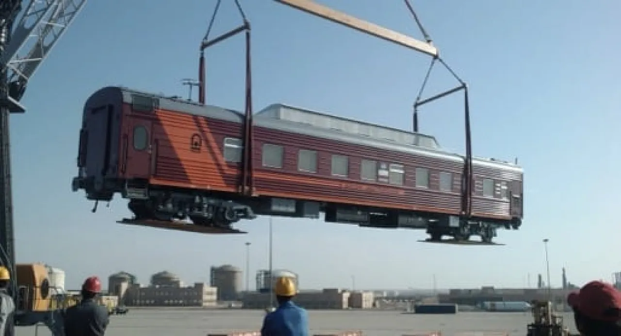 Railway equipment for the Sirte-Benghazi line being delivered to Ras Lanuf Port before the 2011 revolution (Photo: M+M logistics).
