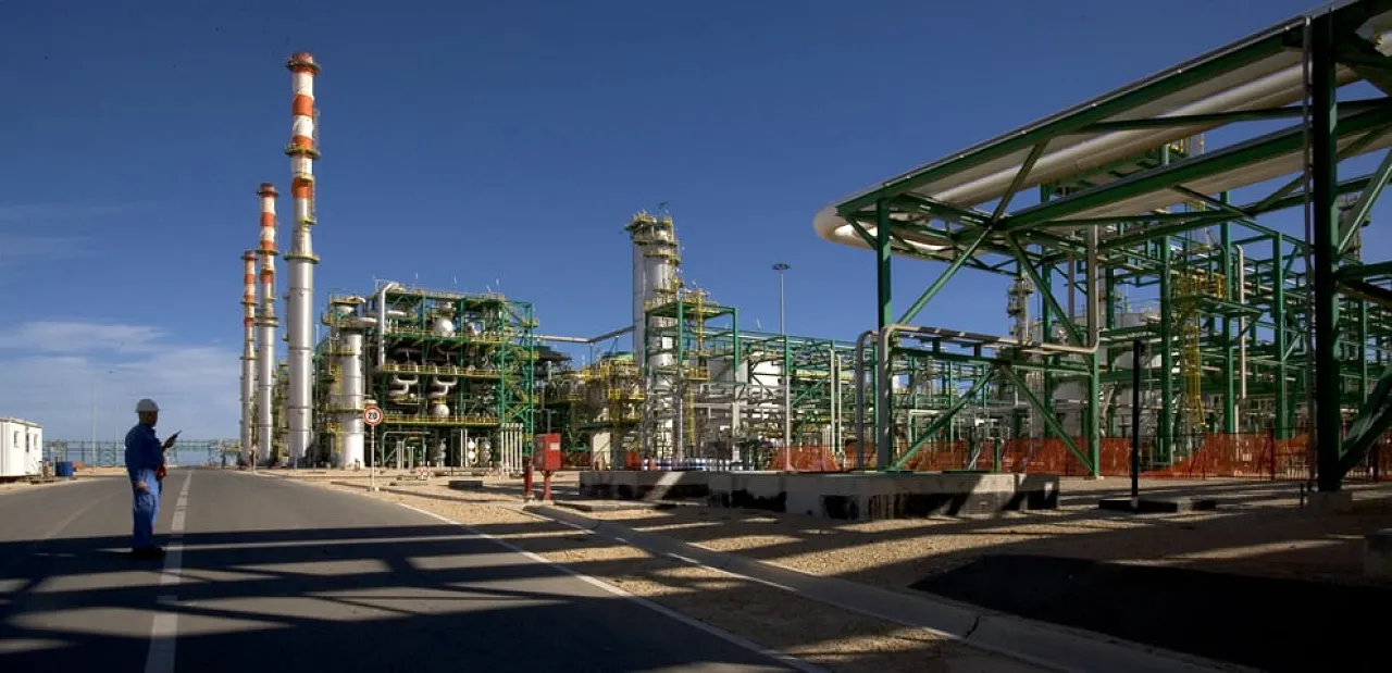 97-Mellitah gas plant-photo-Mellitah-m04 The Mellitah gas compression and pumping plant (Photo: Greenstream B.V.)