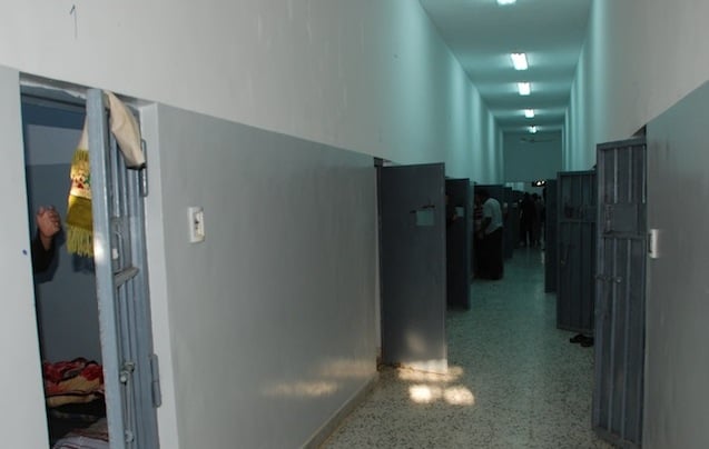 Guards open fire to foil Ain Zara prison break