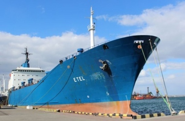 Ukrainian MV Etel sails away after six-week Benghazi seizure