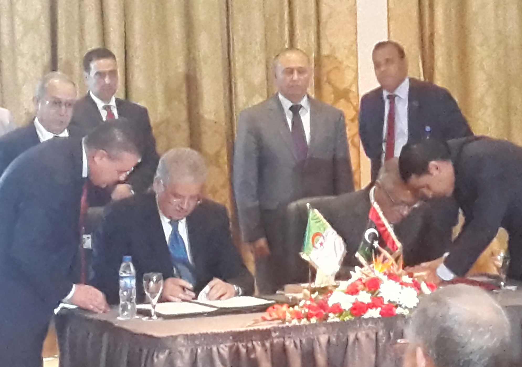 Libya and Algeria sign border security deals