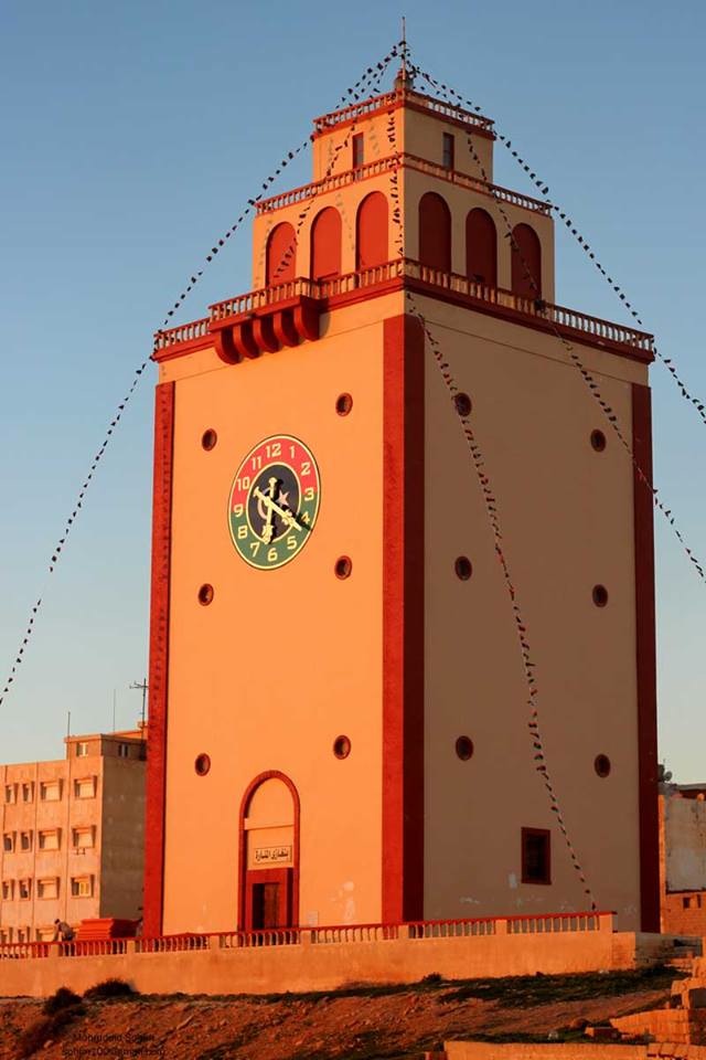 Benghazi lighthouse sets the time for locals