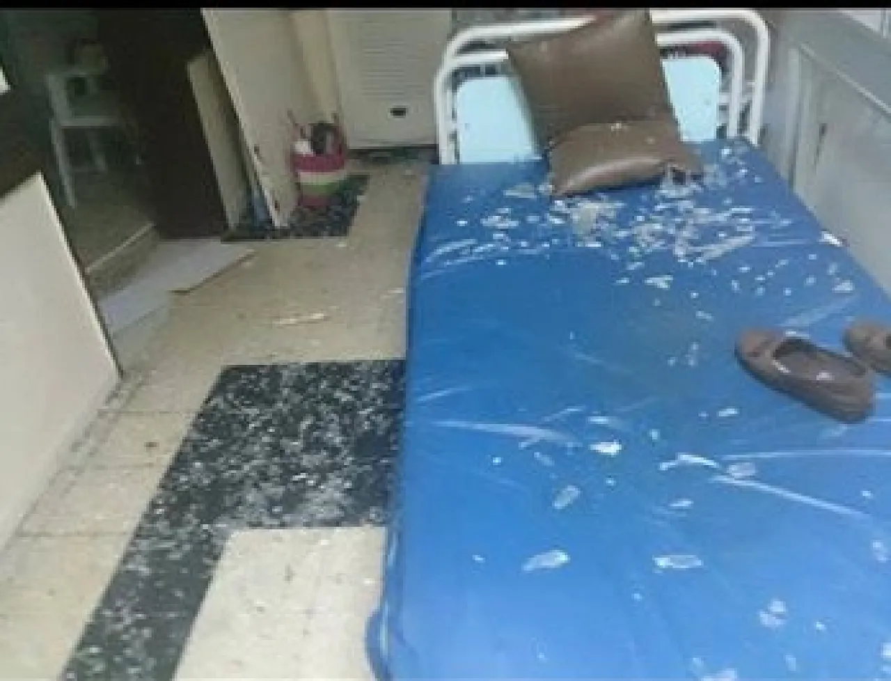 Derna hospital woemen unit bed