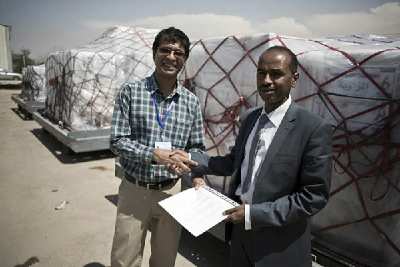Elections materials arrive at airport (Photo: UNSMIL)
