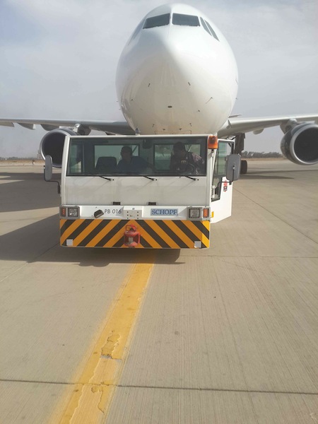 Airport workers brave missiles to save planes