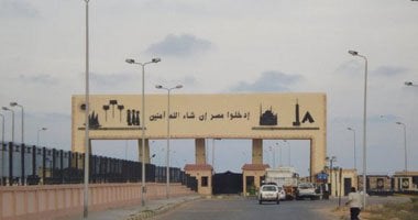 Egypt closes land border to truck drivers