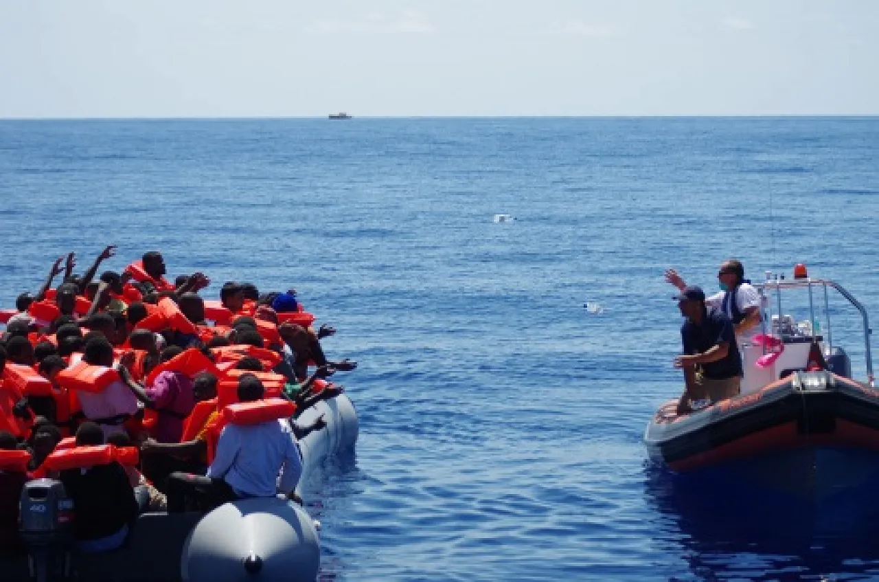 MOAS rescues migrants (Photo: MOAS)