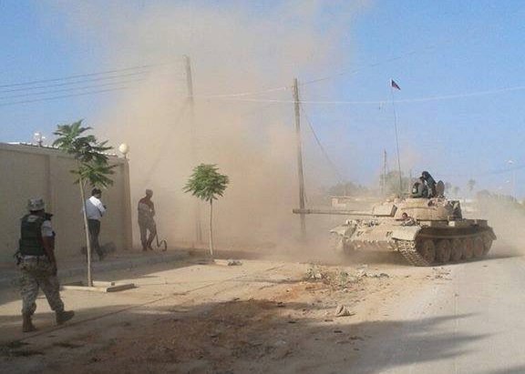 Tanks deployed on the streets of Benghazi during fighting last week (Photo: Social Media)