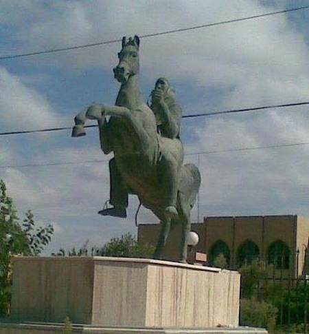 Historic statue of Omar Al-Mukhtar disappears