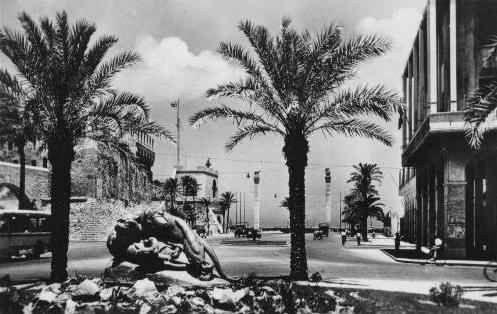 Statue of fighting lions removed from Tripoli park for safekeeping