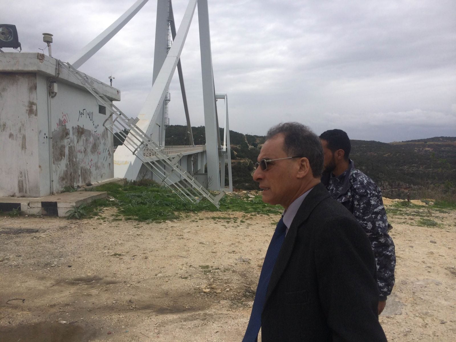 Minister inspects defences at key Beida bridge