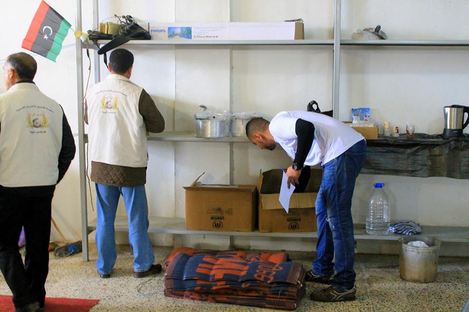 Aid delivered to Kikla IDPs in Ghariyan included cooking sets and (Photo: IMC)