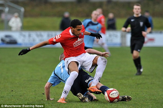 Manchester United signs Libyan player