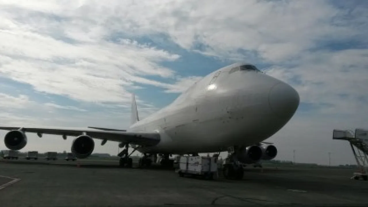 Global Aviation's leased 747 cargo plane at Ostend (Photo:Loadstar)