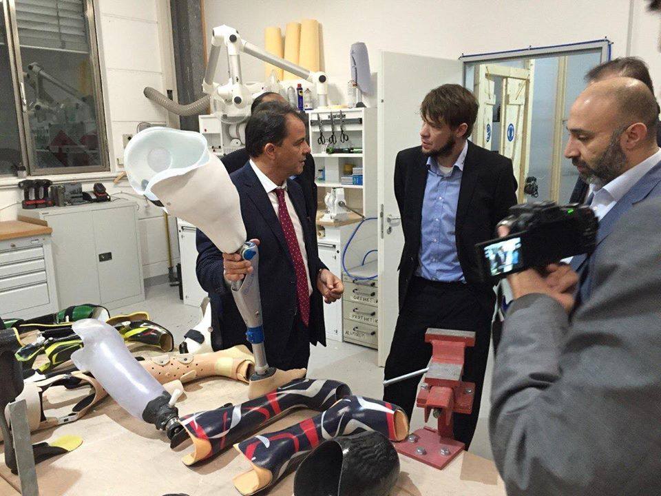 Health minister signs cooperation agreement in Germany