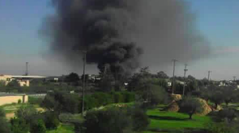 A pall of smoke rises from Tajoura battle (Photo: social media)