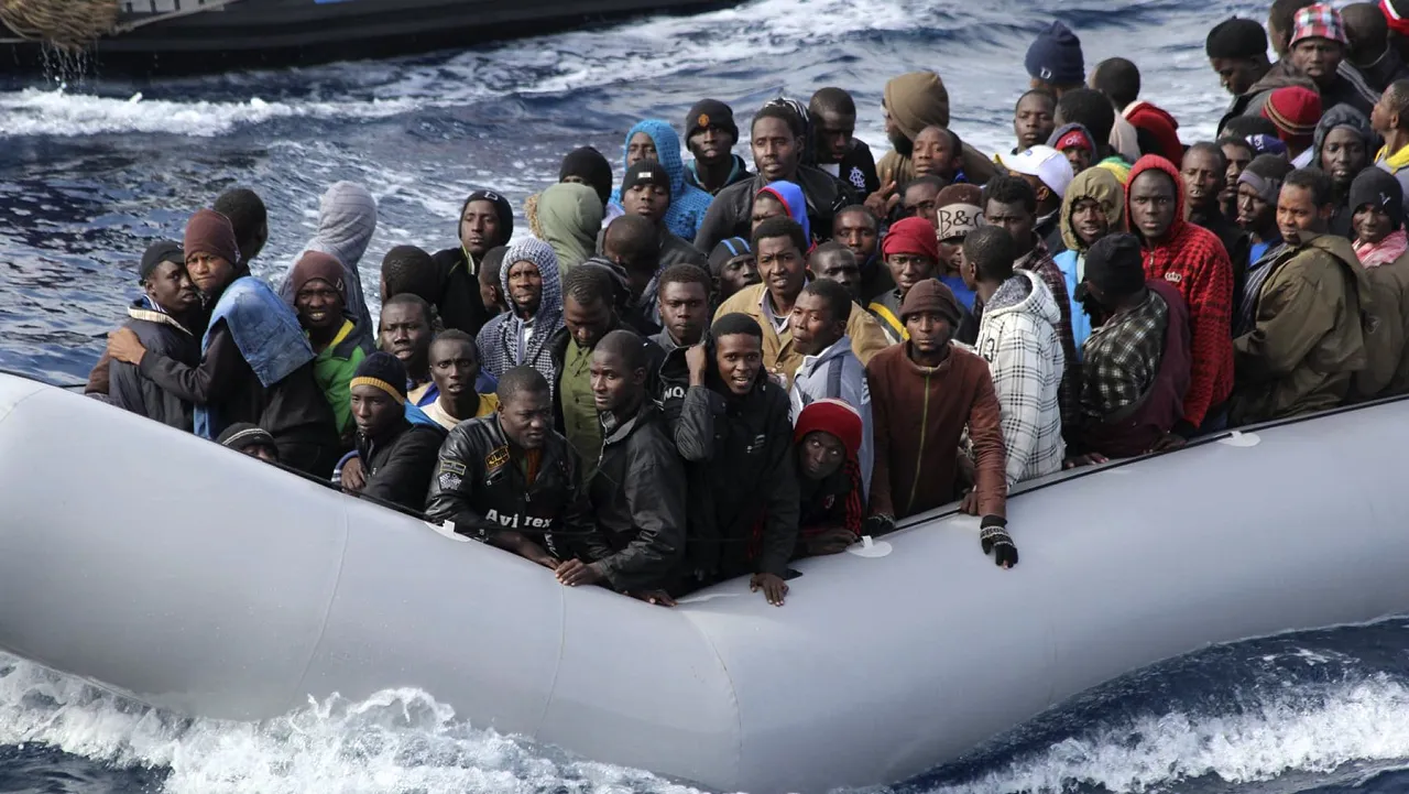 People smugglers turning to rubber rafts (Photo: Migration watch)