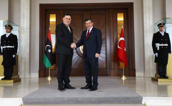 Faiez Serraj in Ankara with Turkish PM Ahmet Davutoglu (Photo: Turkish prime ministry)