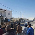 Tunisia closes Libya border following deadly IS attack on military barracks in border town