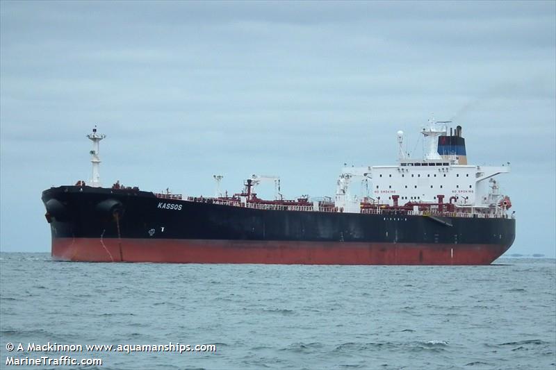 Controversial oil-deal tanker stopped outside Maltese waters: report