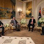 Serraj meets Tunisian President; fight against IS and transport links major points of discussion
