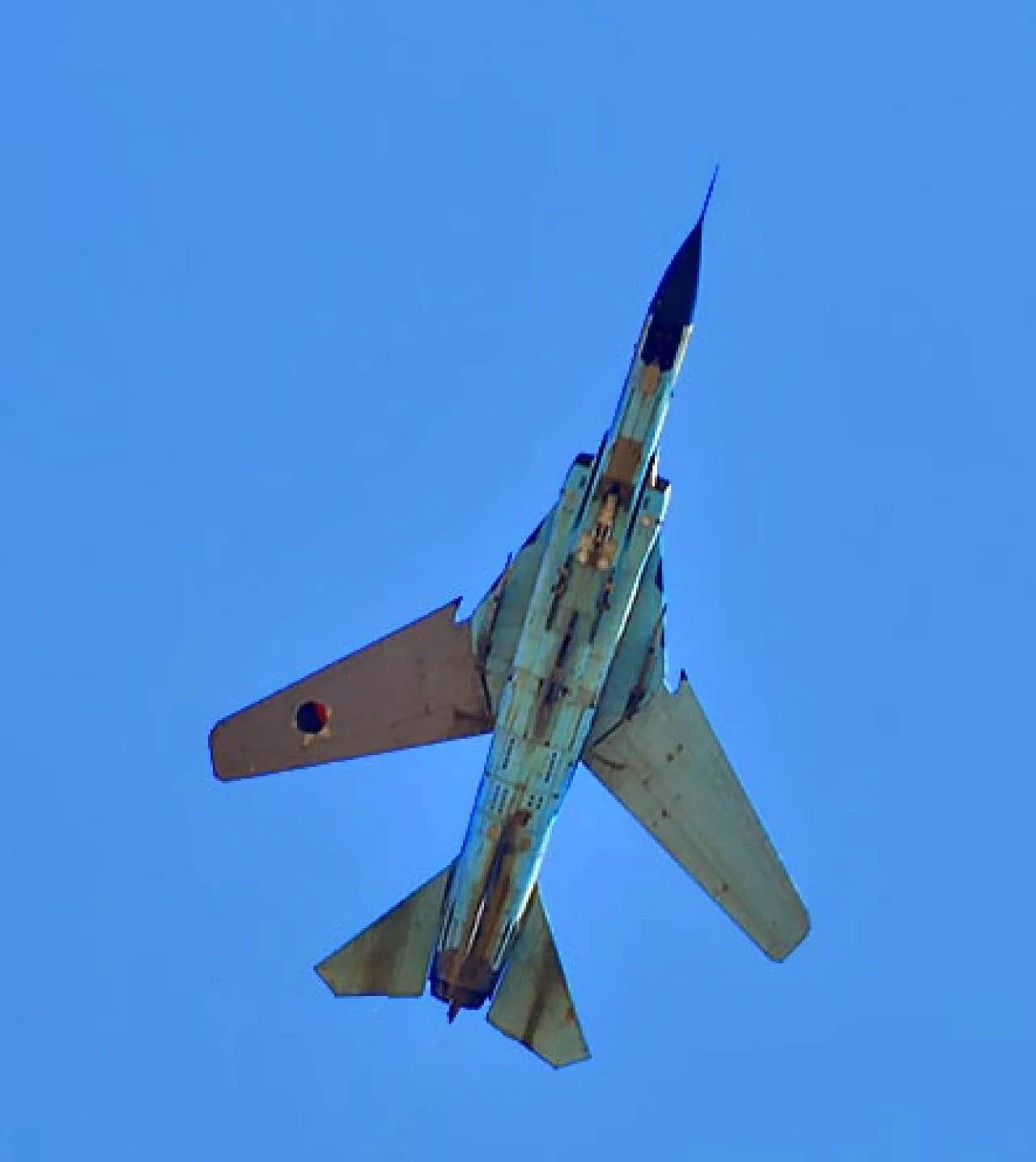 Obeidi's Mig-23 with its unpainted port wing (Photo: social media)