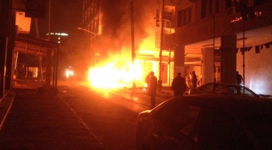 Car bomb outside Libya Palace Hotel in central Tripoli (Photo: Social media)