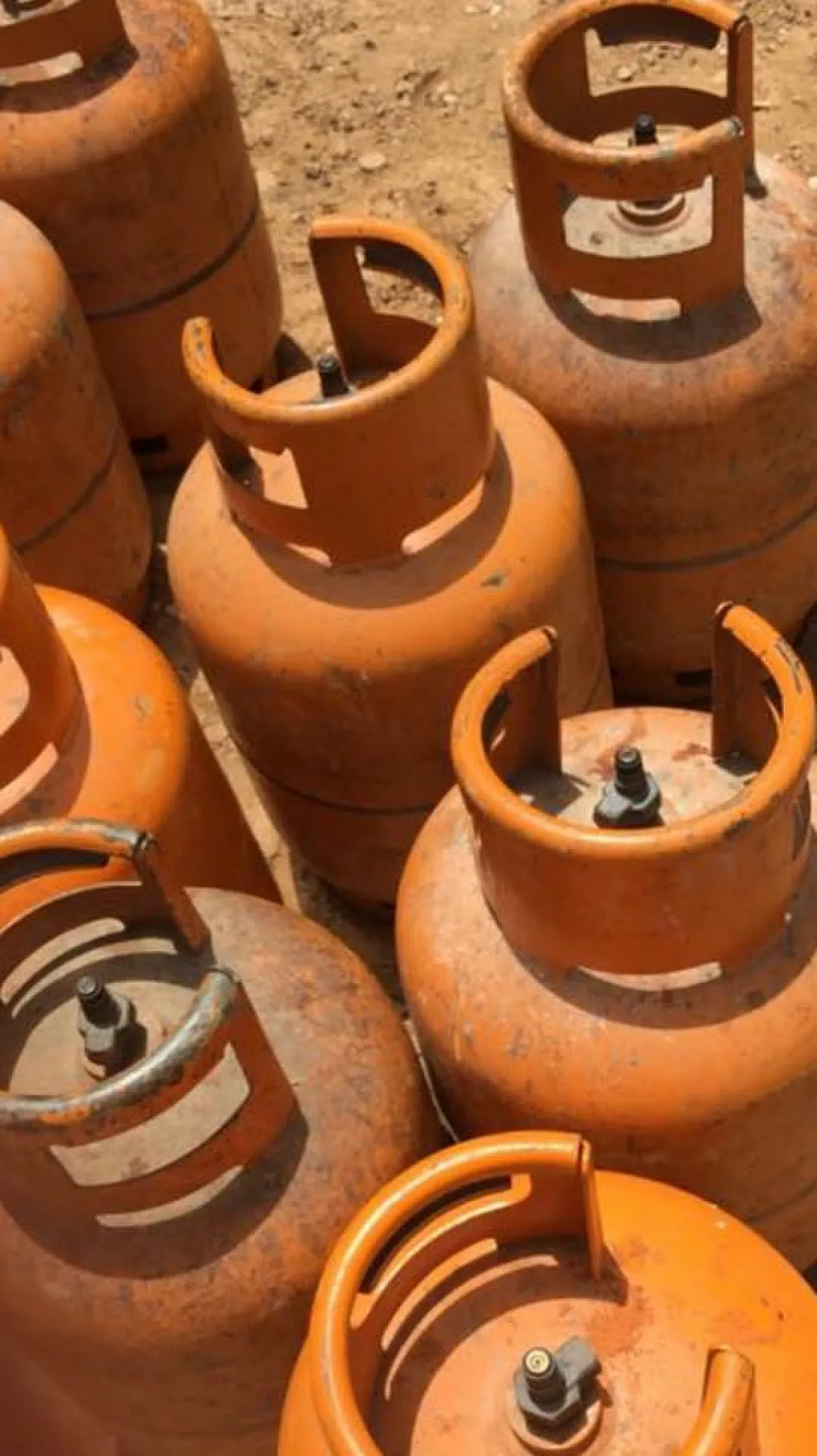 The state subsidised and supplied cooking gas cylinders are worth more as scrap metal (Photo: Brega Marketing).