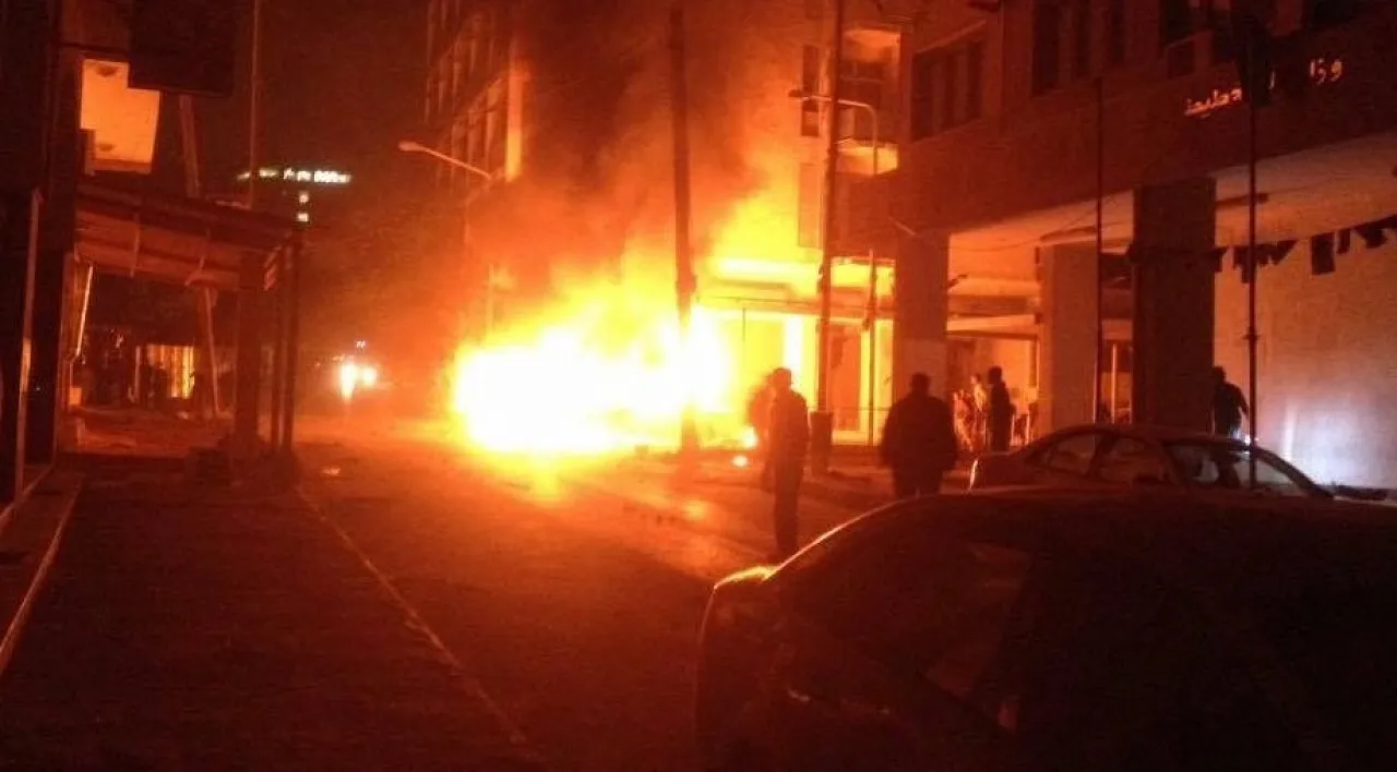 Car bomb outside Libya Palace Hotel in central Tripoli (Photo: Social media)