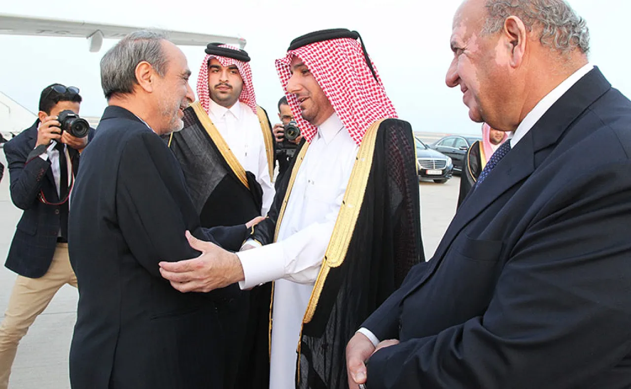 Sewehli greeted at Doha airport by Qatari officials (Photo: Qatar gov)