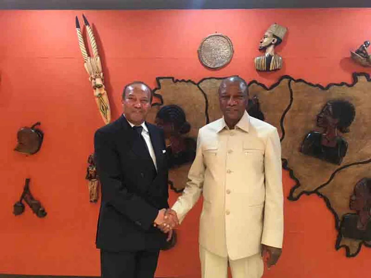 Guinea President Alpha Condé with Prince Idris Al-Senussi ()