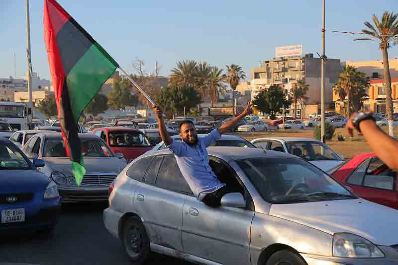 Bengo big flag and car