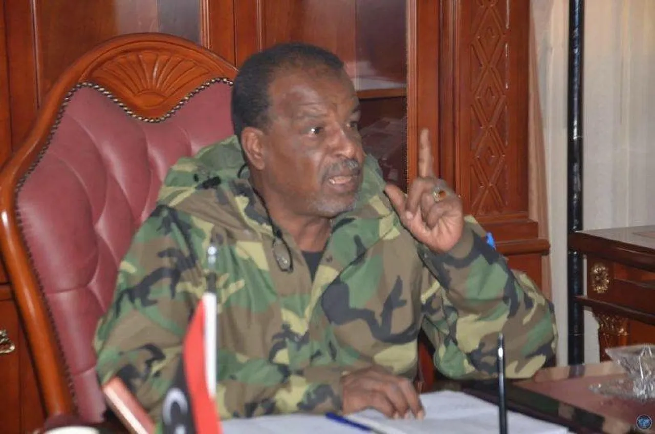 Wanis Bukhamada on TV warning lawbreakers in Benghazi (Photo: LANA)