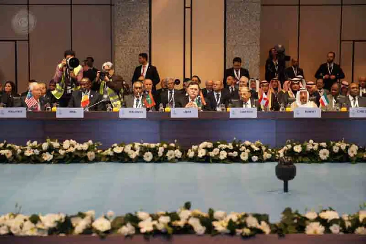 Serraj at the summit (Photo: PC media office)