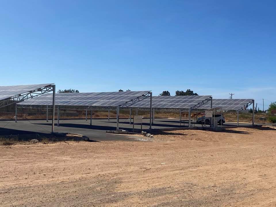 Aldabaiba visits model solar panel car park project