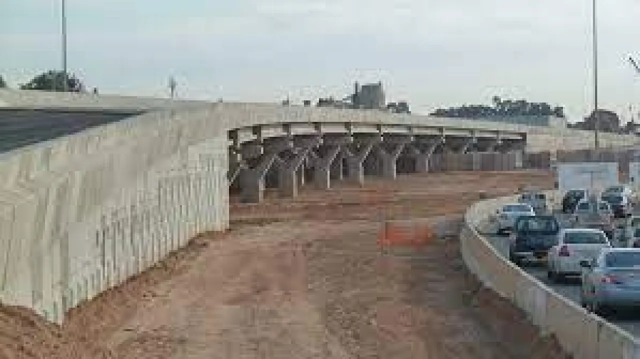 Prime Minister Aldabaiba yesterday inaugurated the completion of Tripoli's stalled Third Ring Road project. The project was initially awarded to the Odebrecht consortium, but has now been re-awarded to an Egyptian consortium (Photo: GEG.PT).