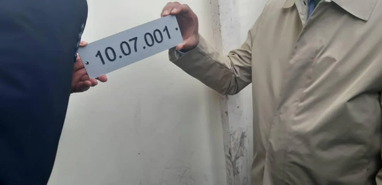 Tripoli Municipality Centre starts attaching post codes to buildings within its region (Photo: Libya Post).
