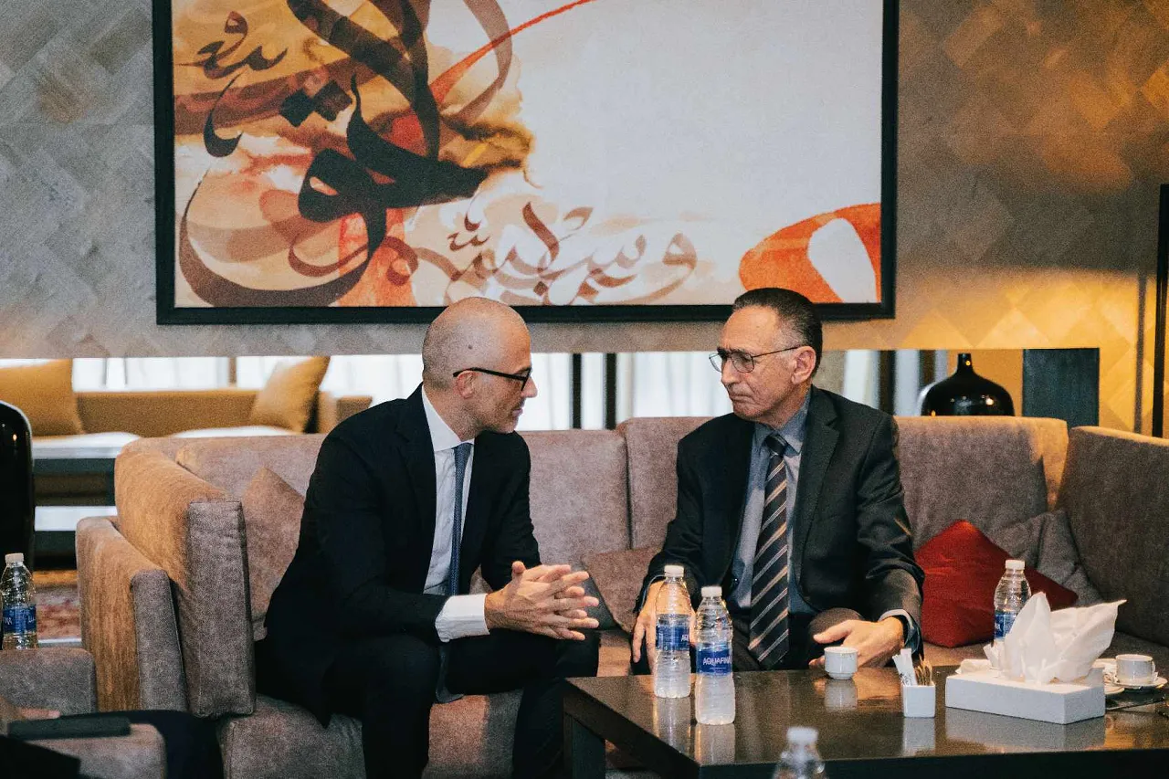 The EU ambassador to Libya, Nicola Orlando, with Economy Minister Hwej at the Innovation Garden incubator/accelerator prize awarding event (Photo: Super Novae).